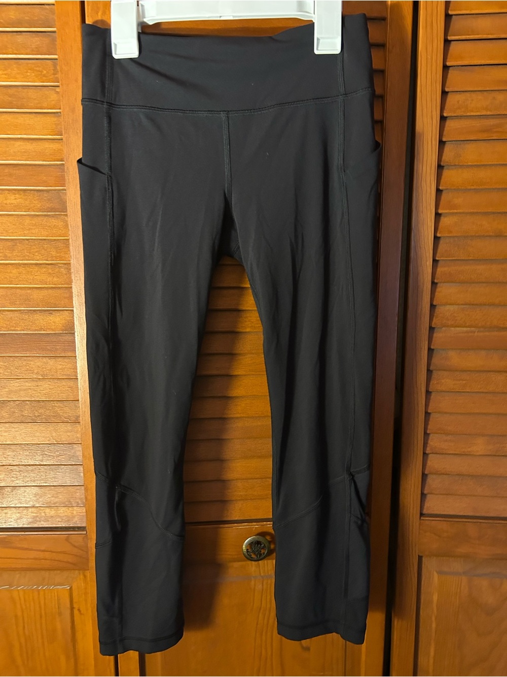 lululemon Black Mid-Rise Crop Leggings